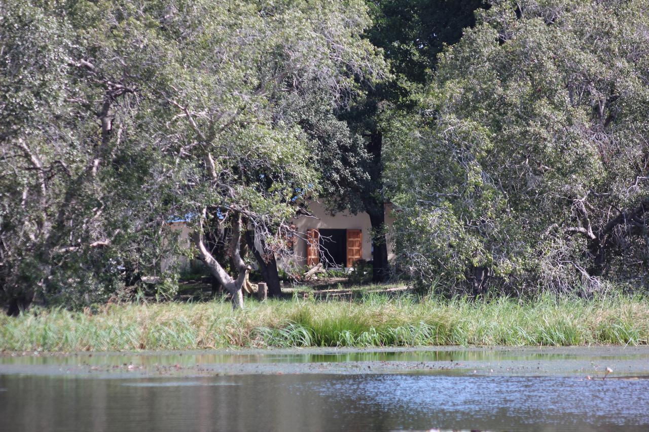 Caprivi Mutoya Lodge And Campsite Катима-Мулило Экстерьер фото