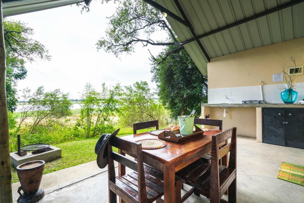 Caprivi Mutoya Lodge And Campsite Катима-Мулило Экстерьер фото